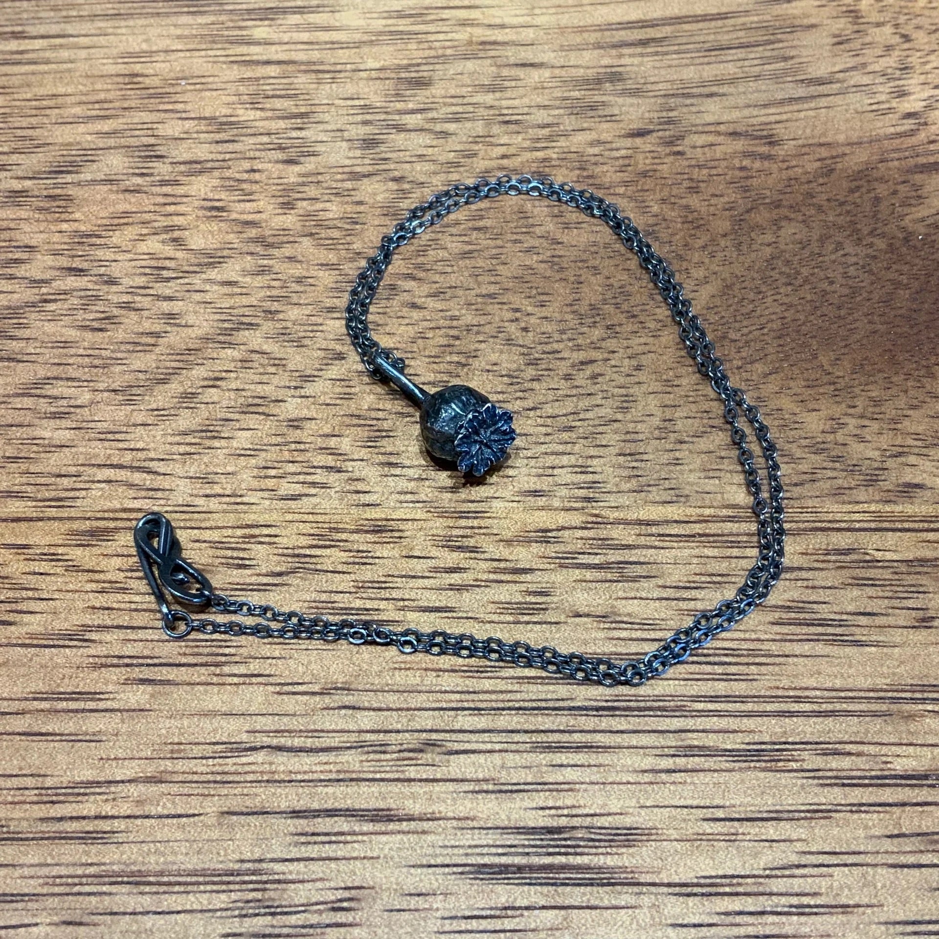 Poppy seed necklace discount
