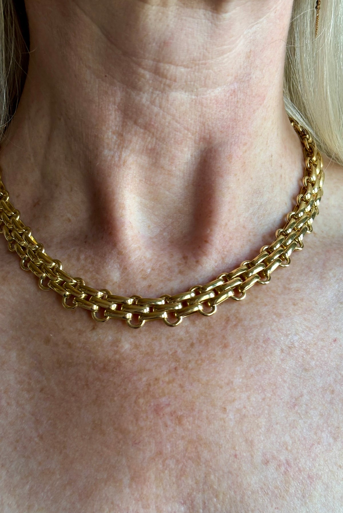 Christian Dior's Vintage 1980s Omega Collar Choker Necklace gold-plated interlocked links, signed "Chr.Dior" on the clasp. Modernist, collectible, pre-owned heritage