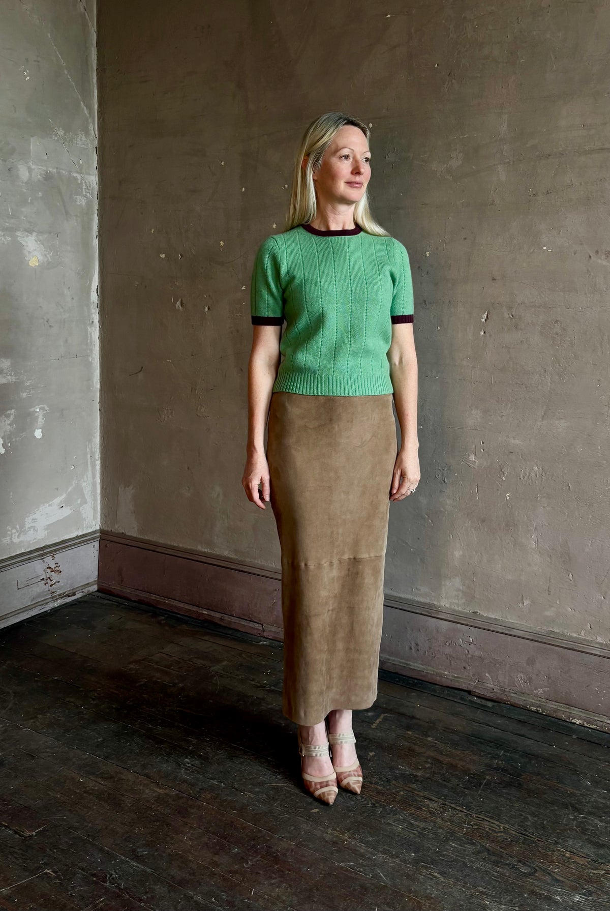 Mature woman wearing Guest in Residence Rib Ringer Tee Cashmere Sweater in Highland/Fig vintage-inspired