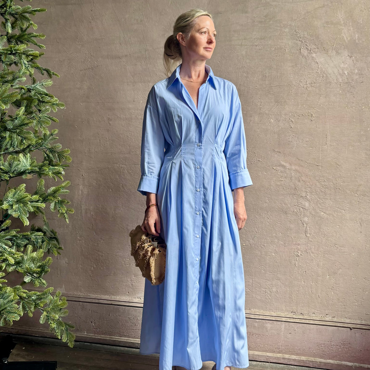 blue dress m TWP Women's in Superfine Cotton - Oxford Featuring an asymmetrical twisted Size:XXL 18.5” Neck / 34-35” Sleeve Post meridiem tax included Flannels and Coffee Dates: