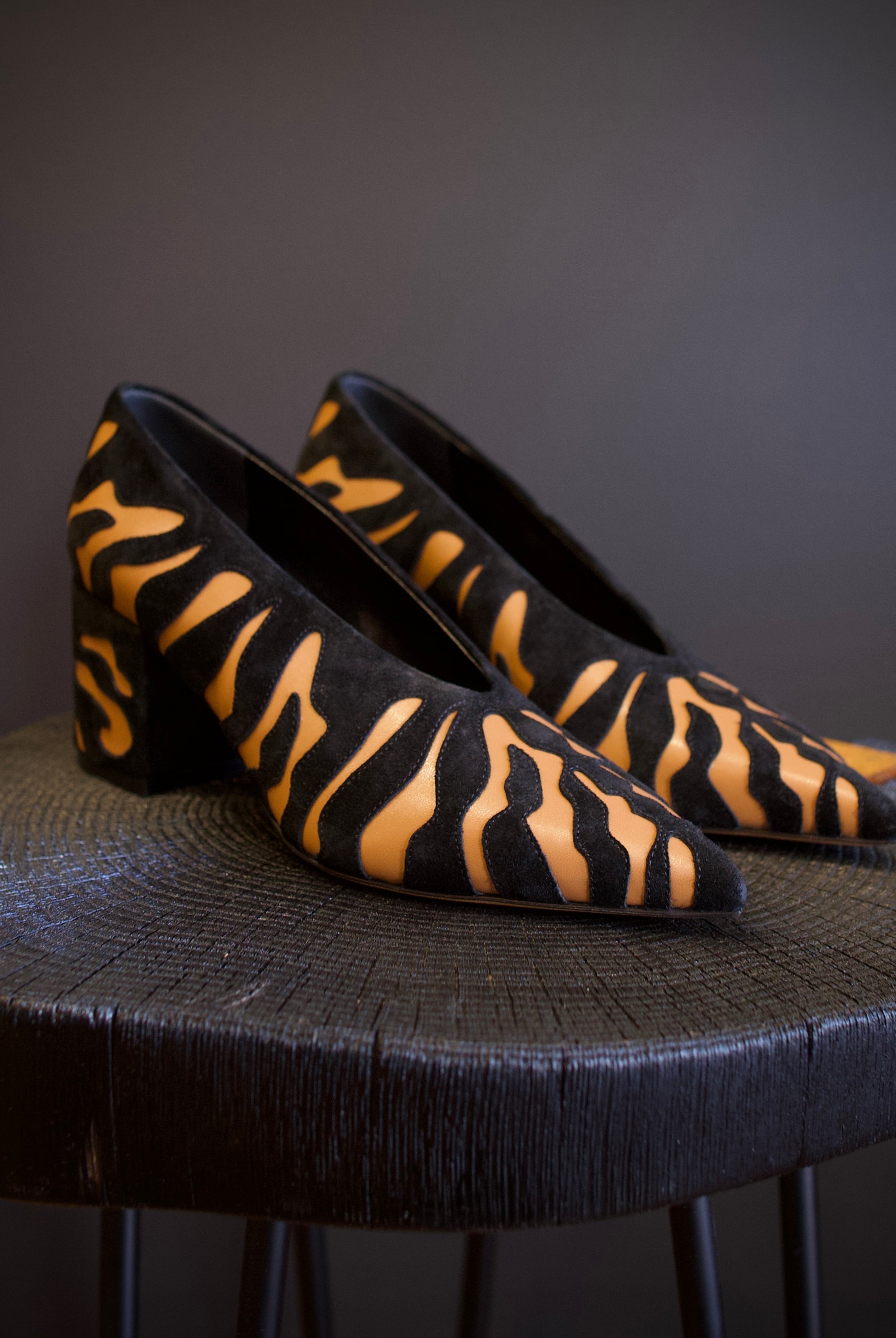 Angled image of the Ulla Johnson polline pumps