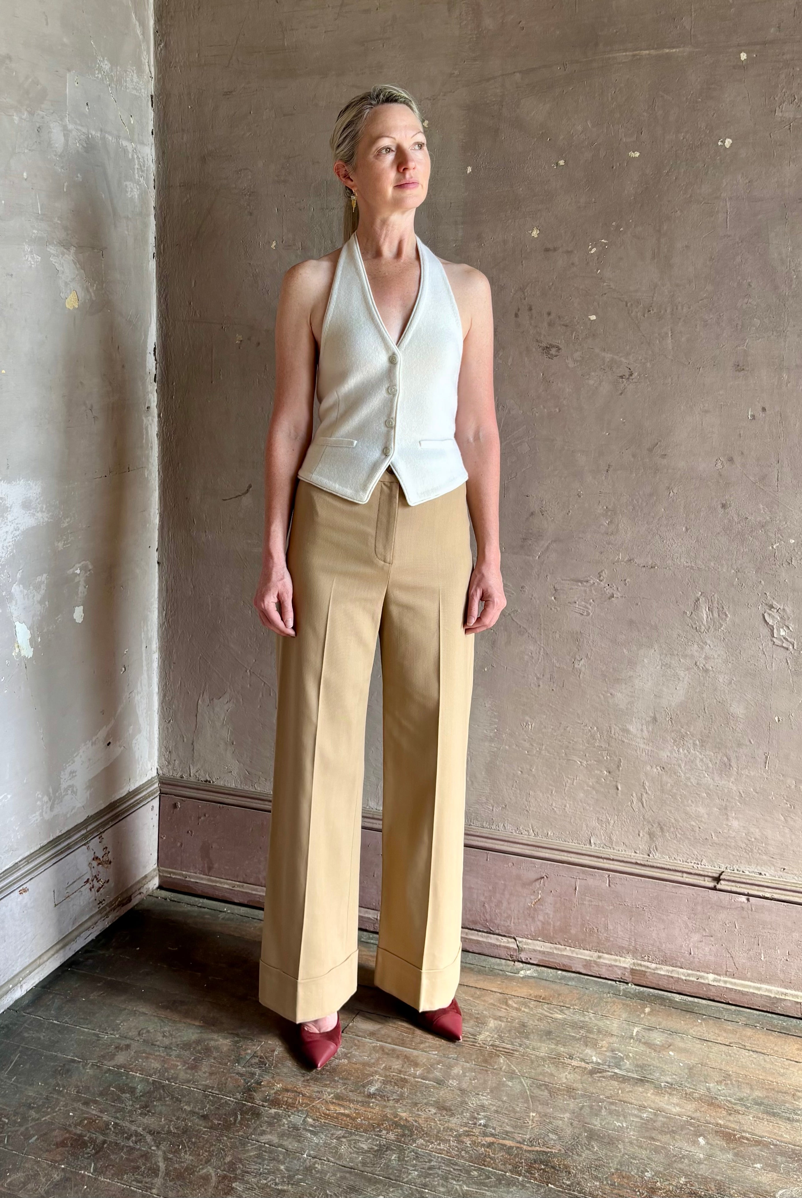 Veronica Beard high-rise fitted waist Darell pant with single button and zip closure wide leg cropped length
