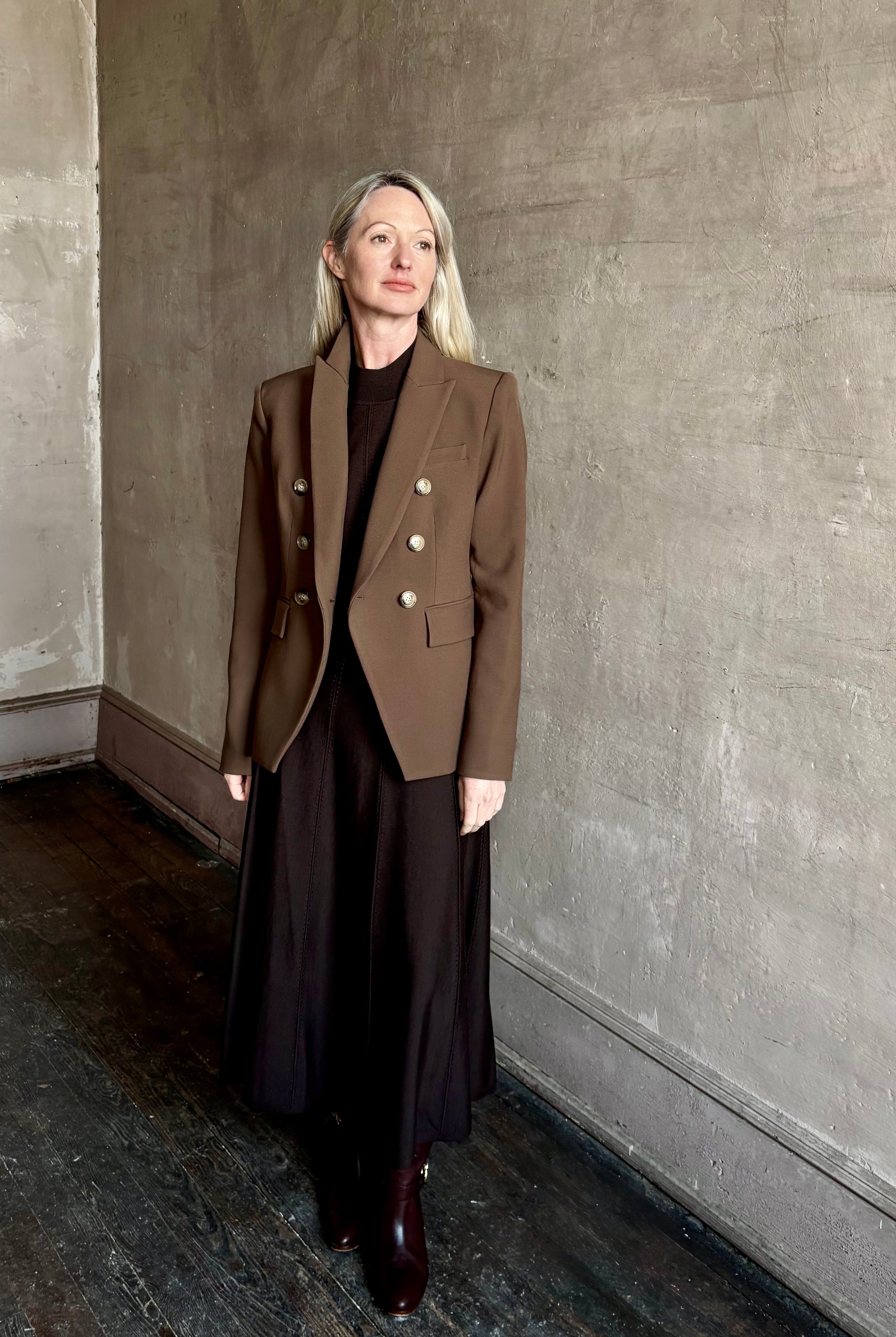 Woman wearing designer VERONICA BEARD tailored Miller Dickey Jacket in Walnut color with neutral buttons