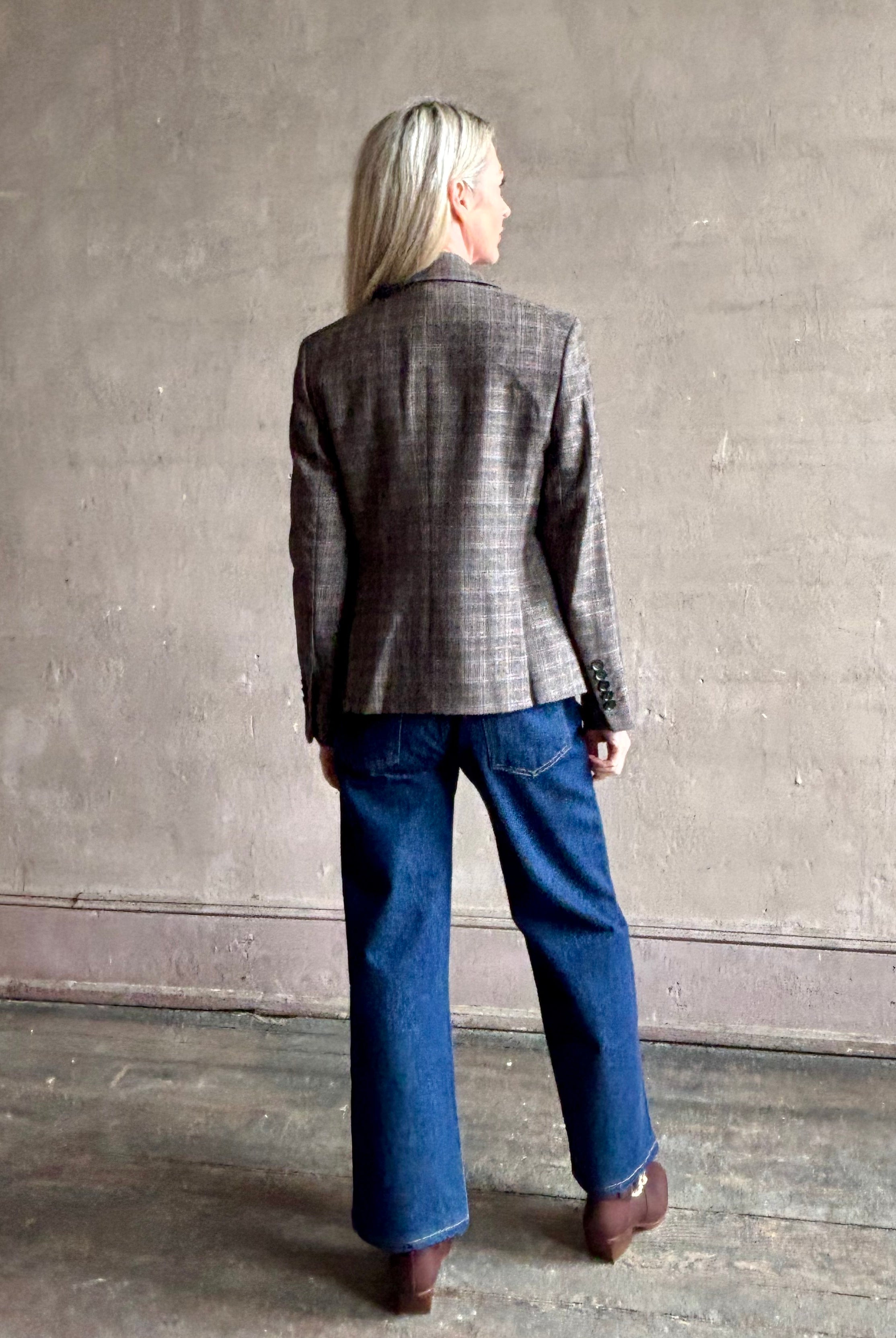 Woman wearing beautifully tailored VERONICA BEARD Tyra Dickey Jacket in Charcoal Multi in a subtle neutral plaid