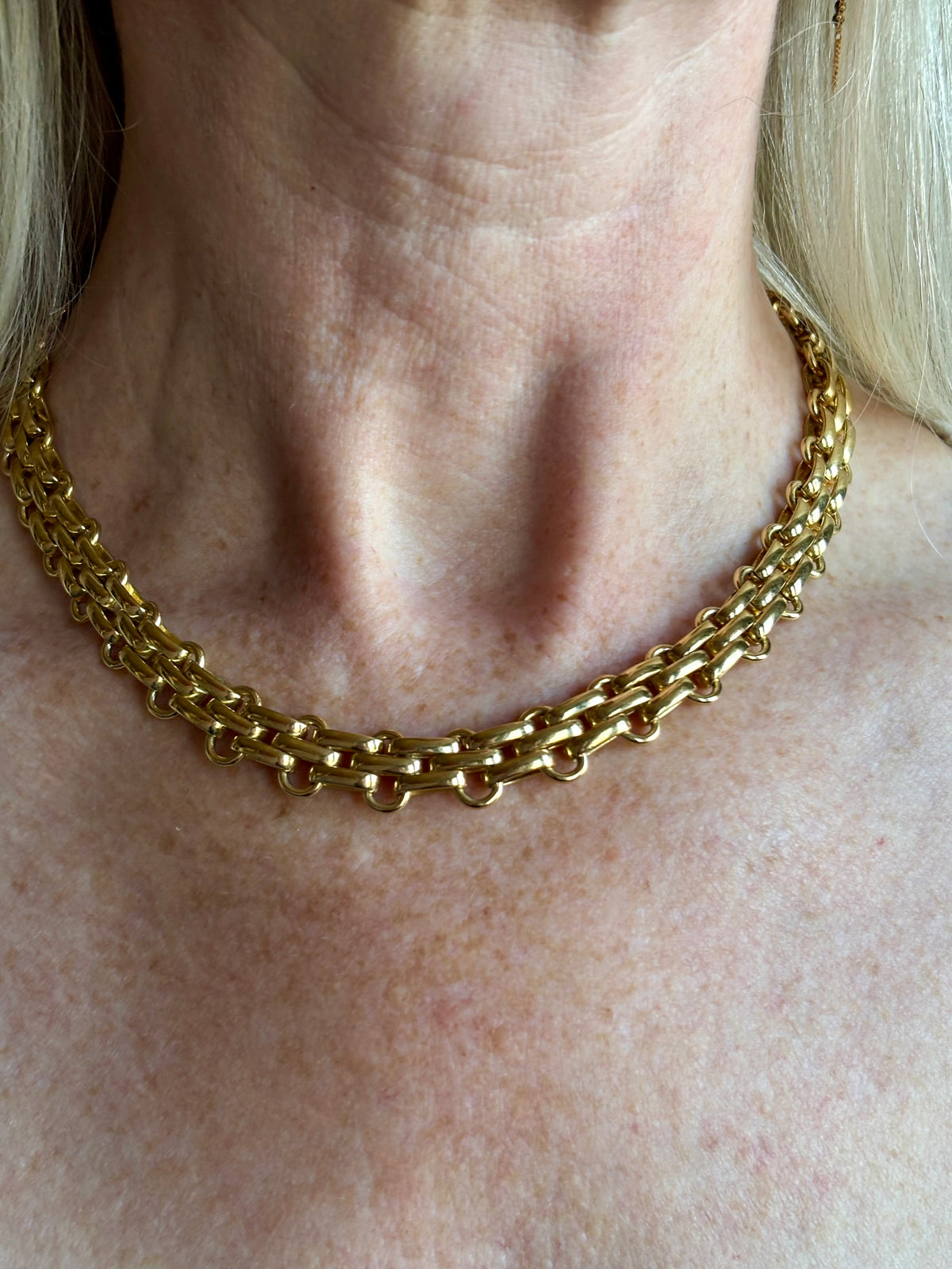 Christian Dior's Vintage 1980s Omega Collar Choker Necklace gold-plated interlocked links, signed "Chr.Dior" on the clasp. Modernist, collectible, pre-owned heritage