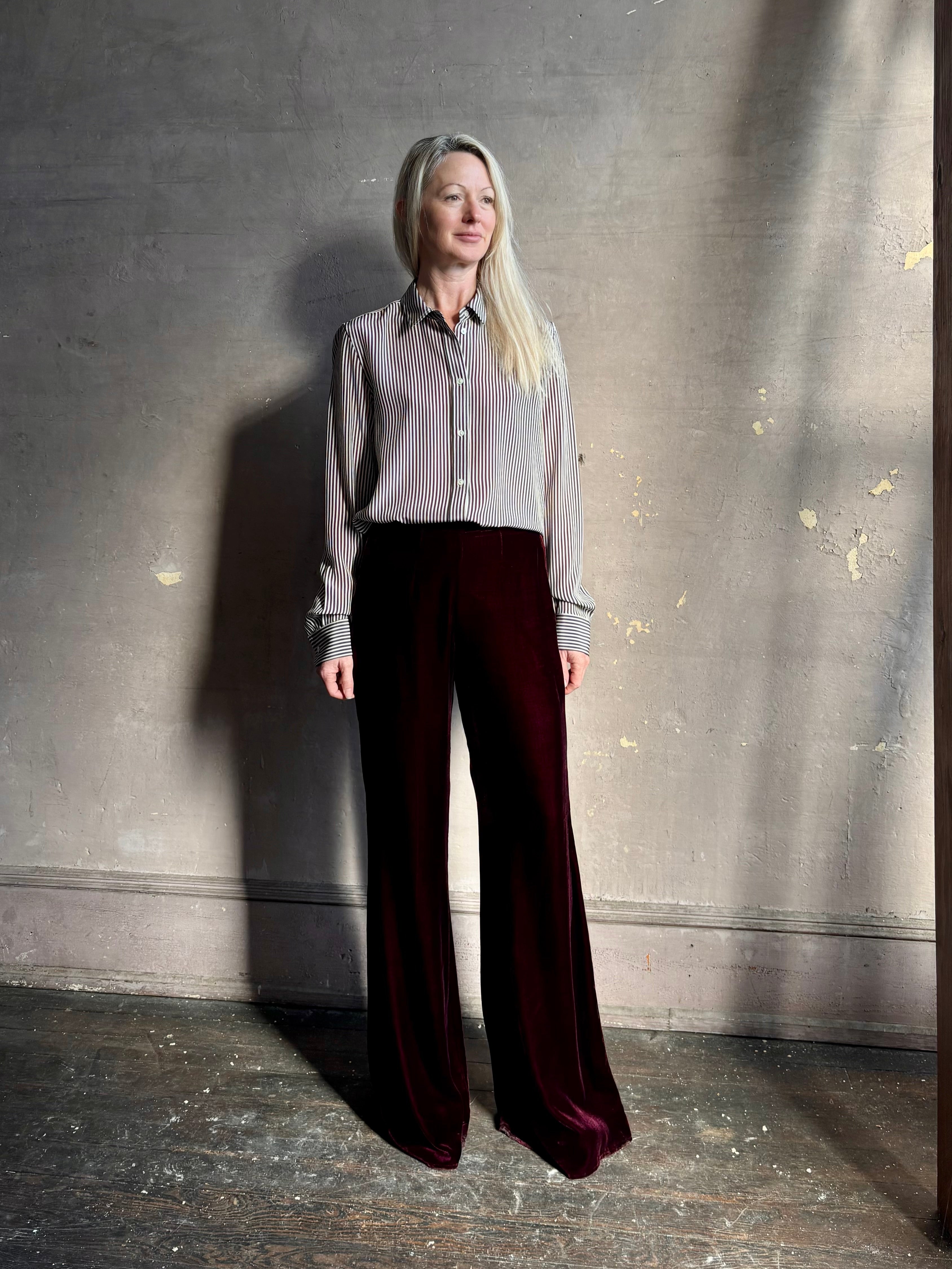 Forte_Forte Plain Velvet Flare Pants in Bordeaux viscose-silk velvet with a cupro lining and fluid flare leg. Made in Italy evening-ready 
