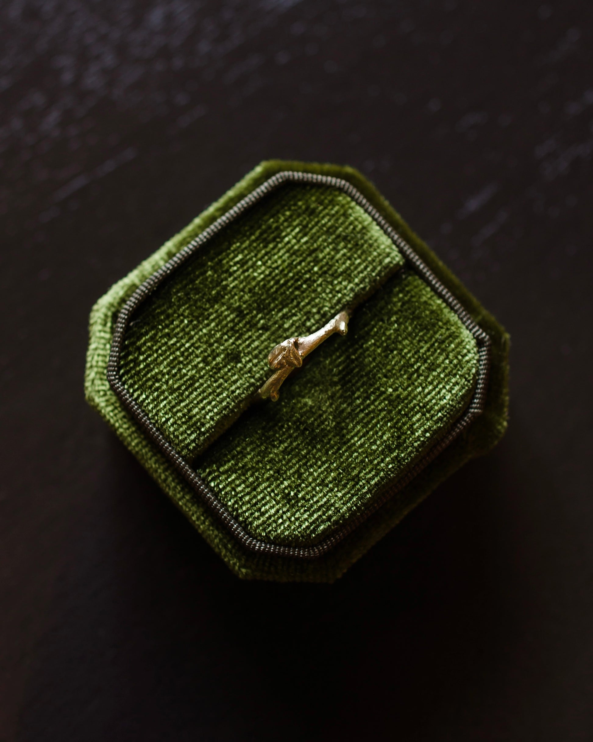 Image of Anna Johnson solid 14k gold spirea and thyme ring size 7.5 handmade in Asheville North Carolina