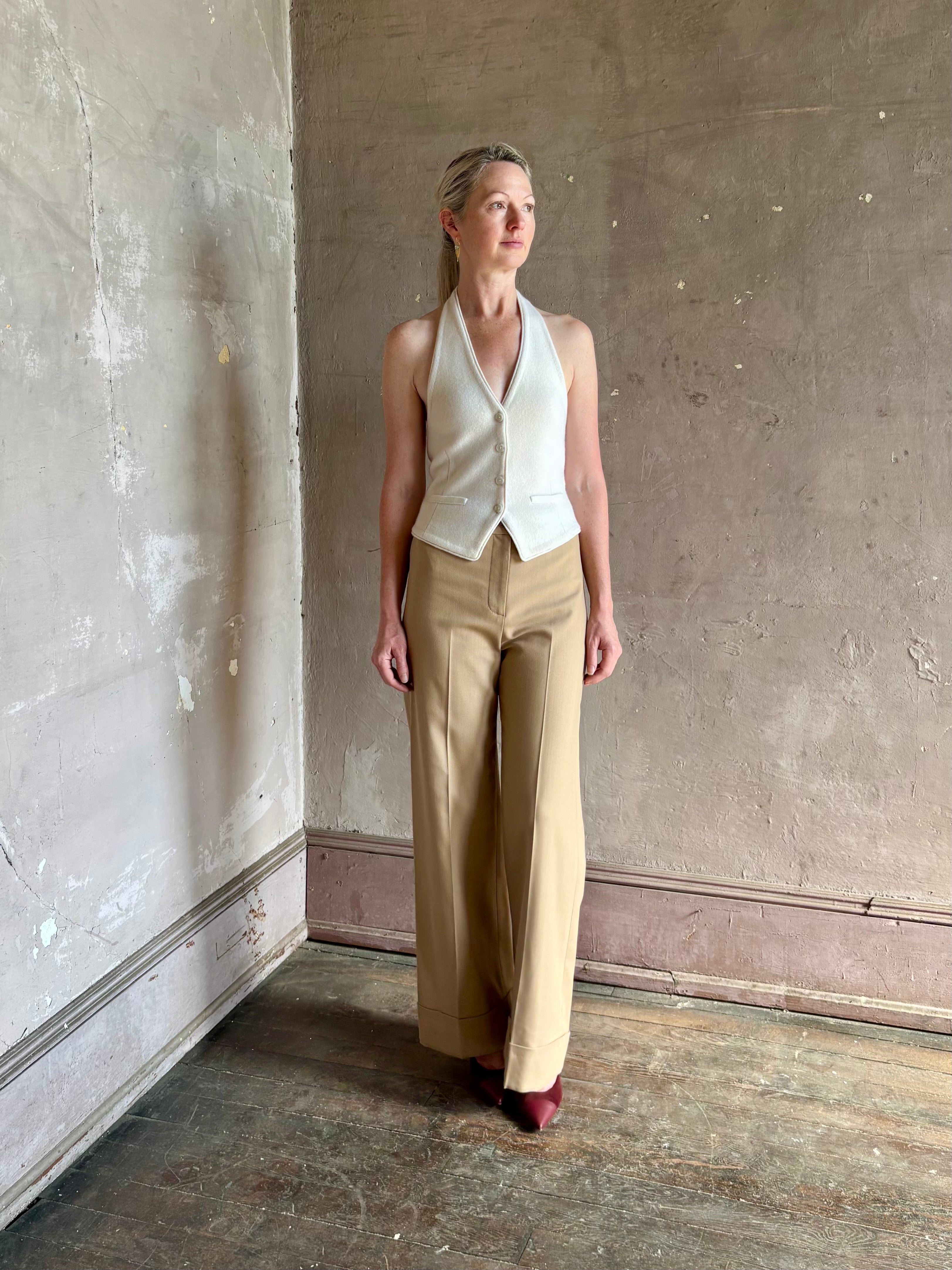 Veronica beard comfortable stretch  Darell pant high-rise fitted waist wide leg cropped length cuffed hemline 