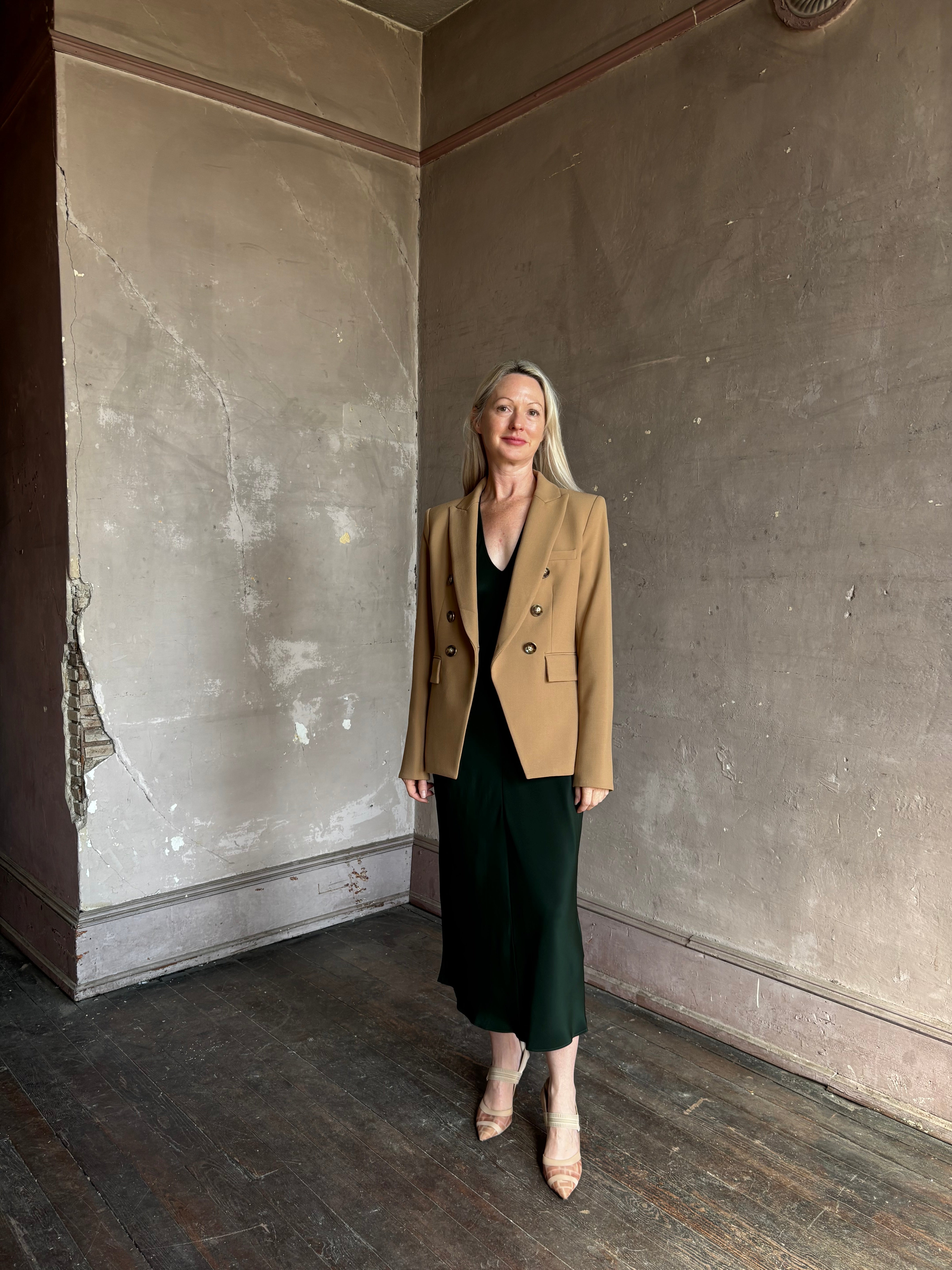 Mature woman wearing Veronica Beard Miller Dickey Jacket in Heritage Khaki tailored blazer flattering back darts