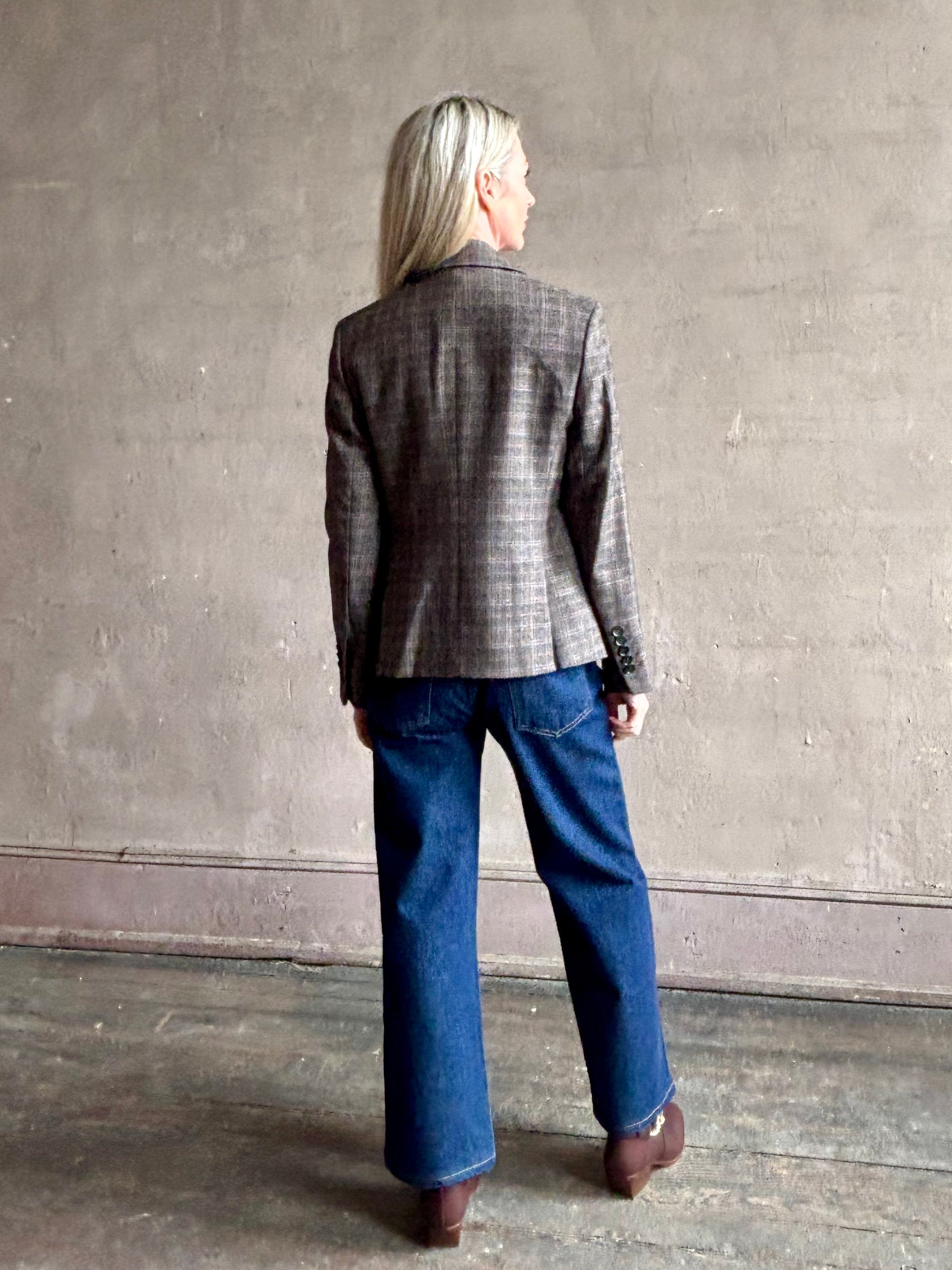 Woman wearing beautifully tailored VERONICA BEARD Tyra Dickey Jacket in Charcoal Multi in a subtle neutral plaid