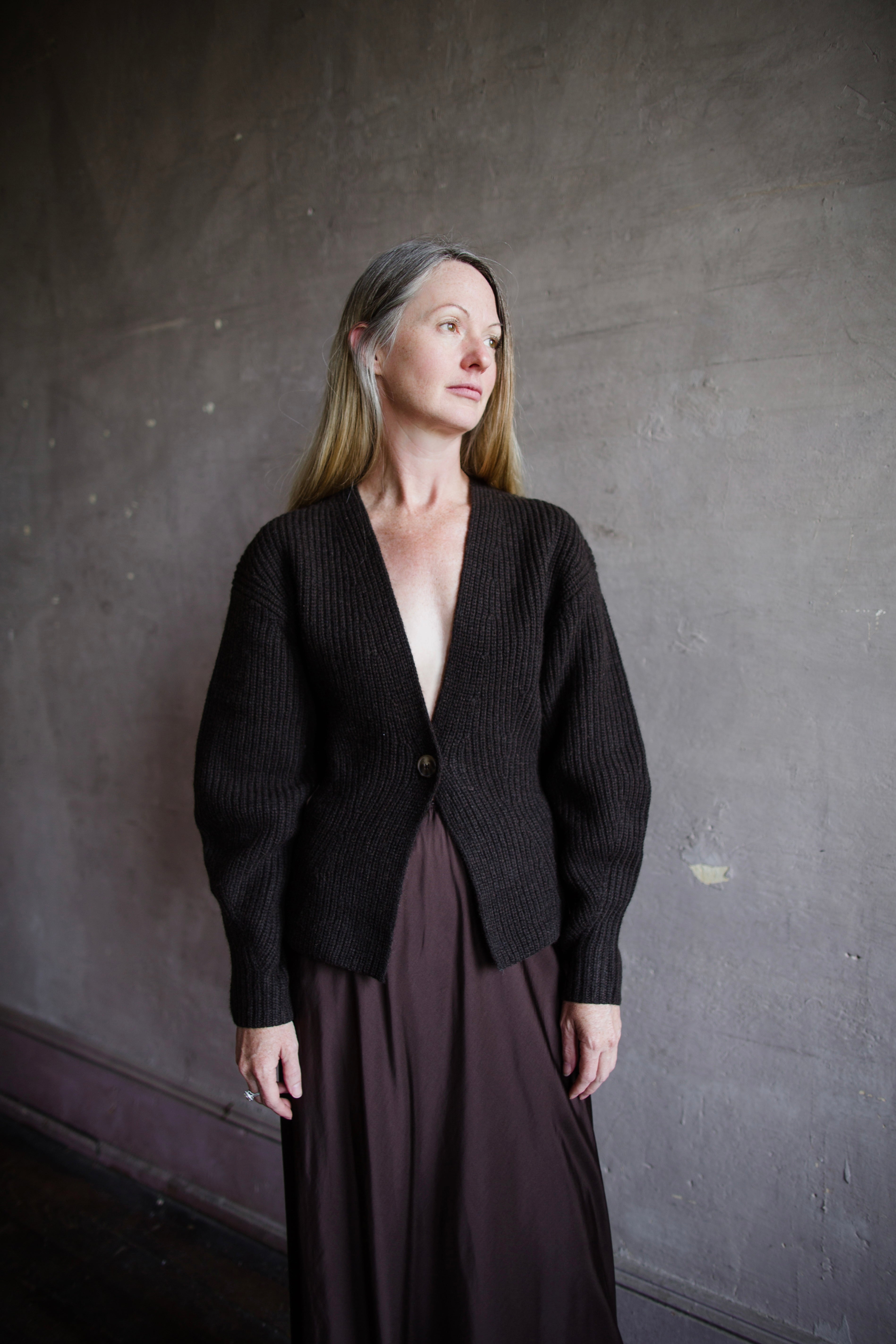 Woman wearing Vanessa Bruno Deloris wool blend cardigan in rich dark chocolate brown yak