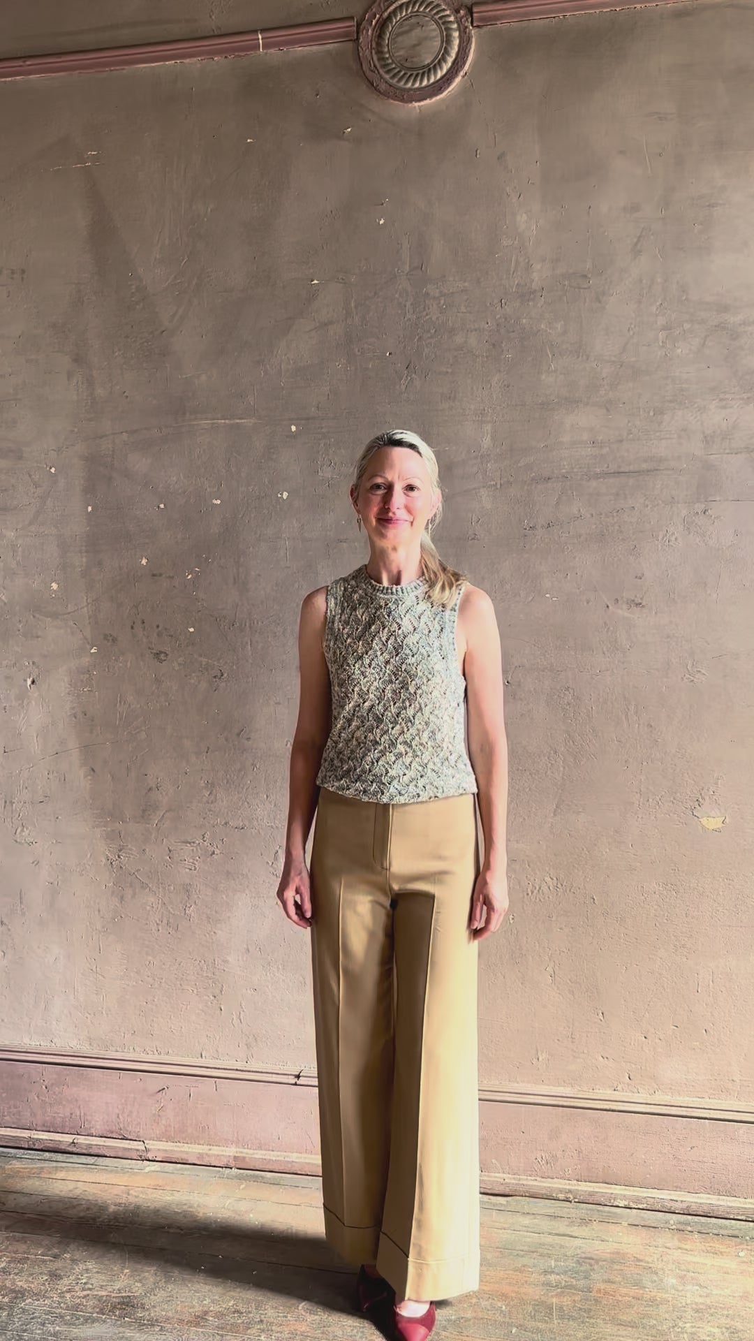 video reviewing Veronica Beard wide leg high rise Darell pant in Khaki colorway with comfortable stretch  