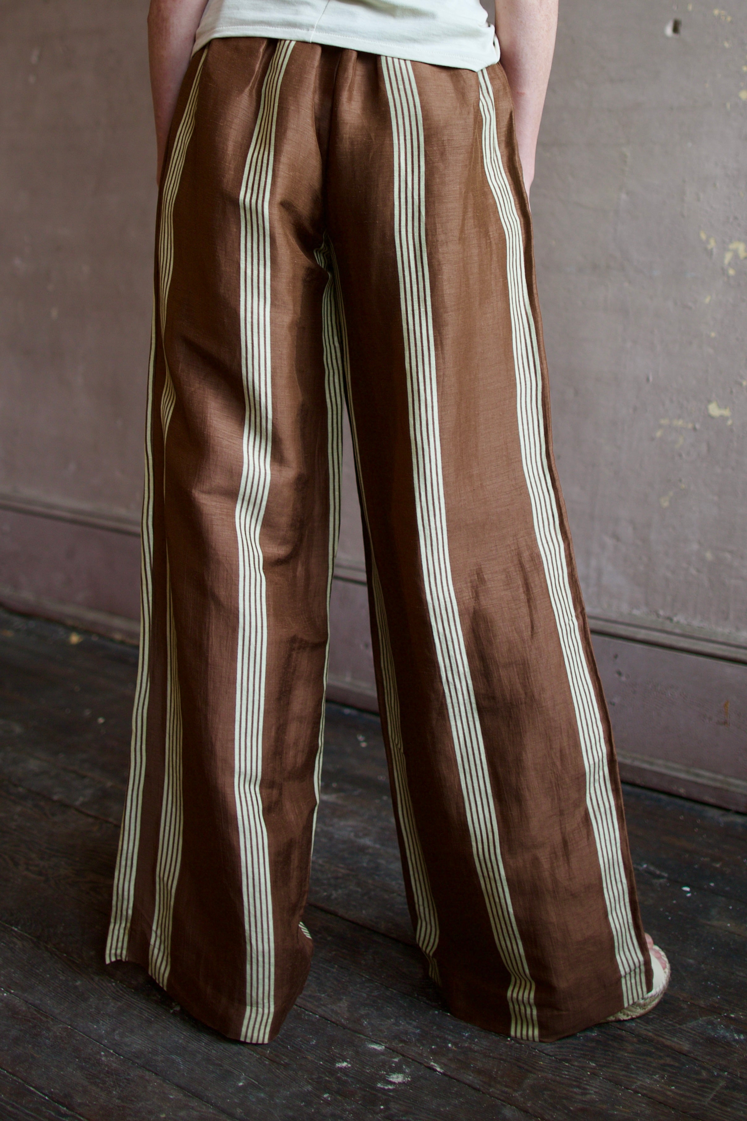 Back Image of a woman wearing the Rag and Bone Olivia Linen Pants